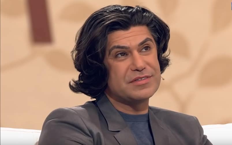 Цискаридзе сидит в студии