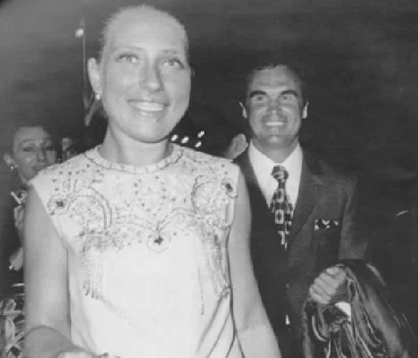 Инна Чурикова с мужем Глебом Панфиловым фото