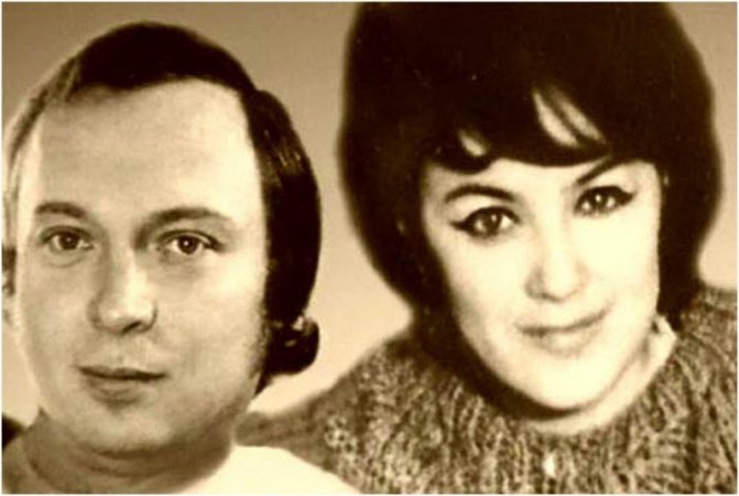 Первая, она же и третья жена Нелли