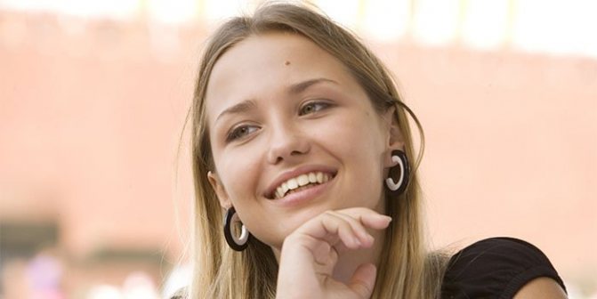 Скромница Аглая Шиловская: биография, личная жизнь и откровенные фото в стиле Плейбой