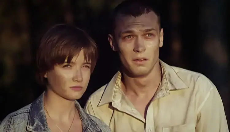 Юрий Борисов и Мария Поезжаева в сериале «Мотыльки»